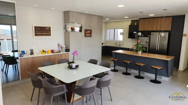 Imagem Casa Térrea à Venda em Condomínio com 4 Quartos e Piscina em Jundiaí/SP