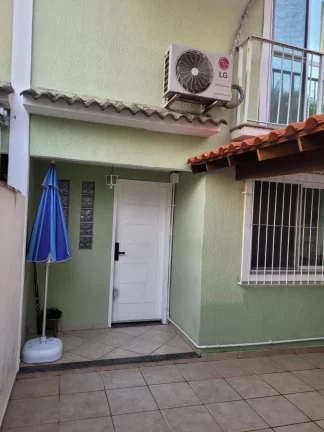 Imagem Casa em Condomínio para Venda em Rio de Janeiro, Curicica, 2 dormitórios, 2 suítes, 3 banheiros, 1 vaga