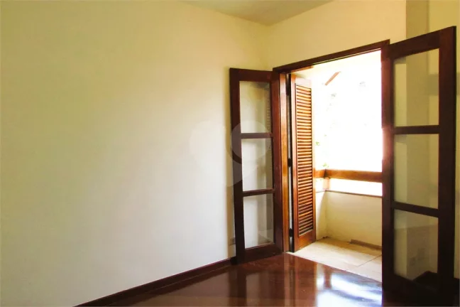 Imagem Casa para alugar com 4 quartos, sendo 2 suítes, em Vila São Francisco, São Paulo - SP