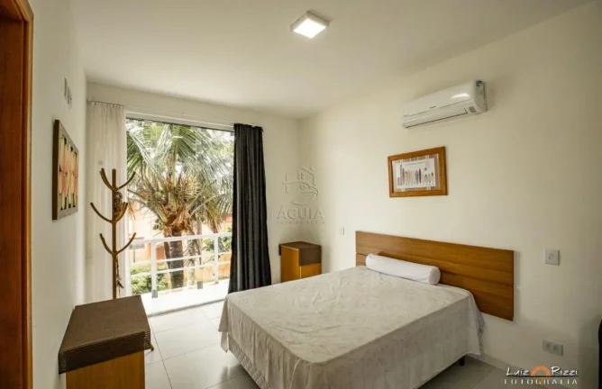 Imagem Casa pé na areia de alto padrão em condomínio fechado em Ubatuba!