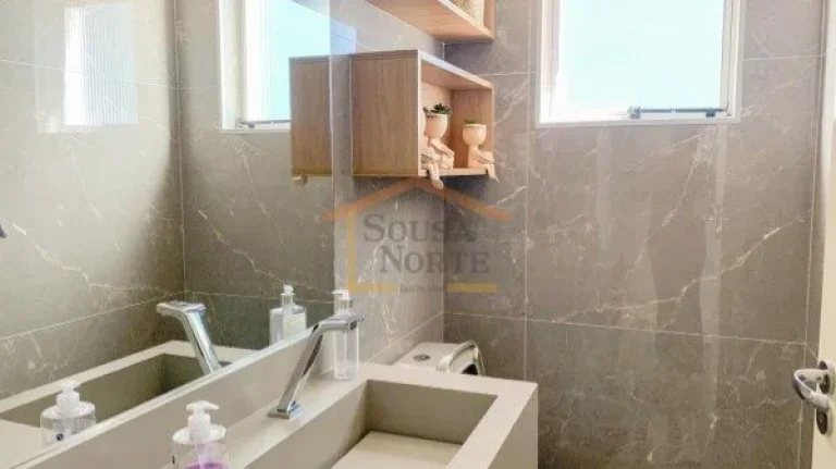 Imagem Sobrado reformado com 313 m² de área útil, possui 5 dormitórios, sendo 3 suítes, 6 banheiros, 4...