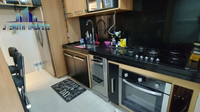 Imagem CASA MOBILIADA com PLANEJADOS, SUITE COM CLOSET, 2 VAGAS, LAZER COMPLETO