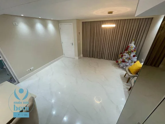 Imagem Sobrado mobiliado em condomínio fechado com Piscina, 3 quartos e Cinema no Ático, à venda, 139 m² por R$ 1.290.000 - Santa Cândida - Curitiba/PR