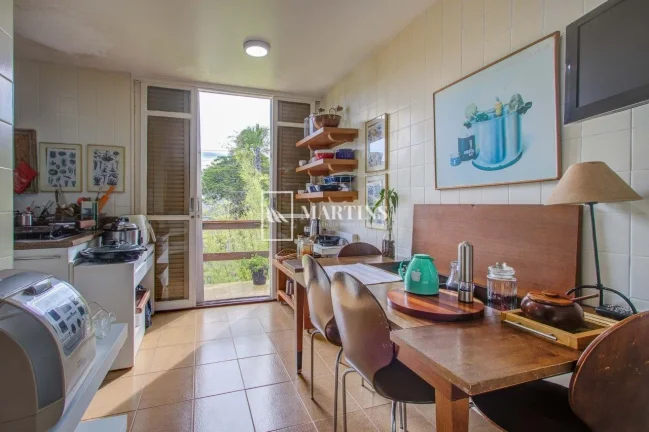 Imagem Excelente oportunidade para adquirir uma casa no Laogo Sul, em Brasília. Localizada na QL 4 Conjunt...