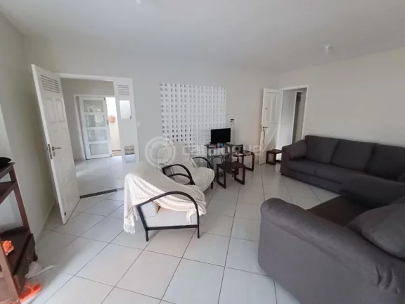 Imagem Casa com piscina no coração do Conjunto Ponta Negra