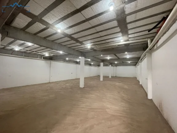 Imagem Excelente oportunidade: Sala comercial à venda em Foz do Iguacu-PR, no bairro Jardim Esmeralda, com 1 sala, 2 banheiros, 5 vagas de garagem e 1.140,00 m² de área.