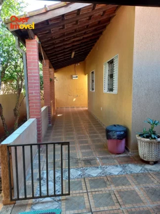 Imagem Imperdível oportunidade de casa à venda em Ribeirão Preto-SP, bairro Parque Residencial Cândido Portinari: 3 quartos, 2 salas, 2 banheiros, 4 vagas de garagem e 290m²!