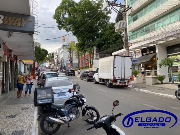 Imagem DELGADO aluga SALA COMERCIAL com 30 m2 e GARAGEM, Ed MONET, (*TAXAS INCLUSAS) Centro de ITABORAI