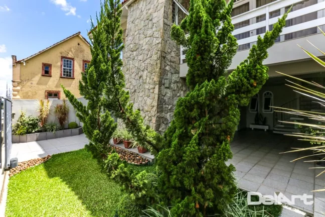 Imagem CASA DE 02 PAVIMENTOS - ÁREA DE 257,70m2 - CENTRO - RIO NEGRO/PR