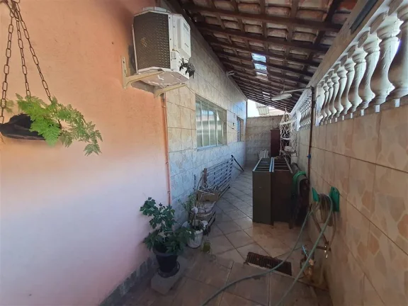 Imagem Casa dormitórios com ampla garagem na Vila Tupi em Praia Grande