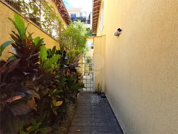 Imagem Casa de Vila à venda com 3 quartos, sendo 3 suítes, em Vila Madalena, São Paulo - SP