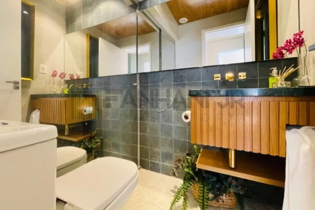 Imagem Venha se encantar com essa incrível cobertura no coração do Itaim Bibi, no Condomínio Edifício Igarapé! Completamente reformada, essa cobertura de 2