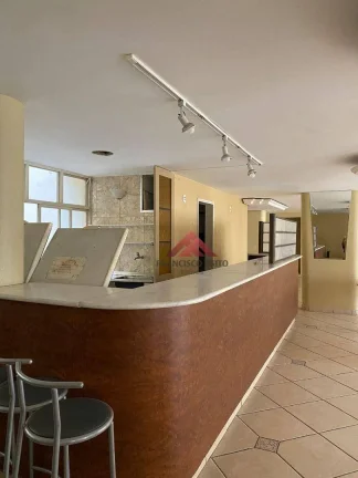 Imagem Apartamento em local previligiado no miolo de icarai,constituido por salão 03 quartos dependencias completa,vaga de garagem na escritura,andar alto so