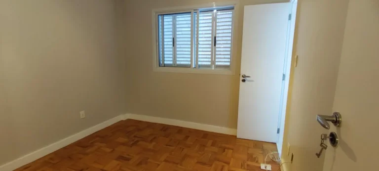 Imagem Apartamento 150 M², 3Q, 1 Suíte, Lavabo, 4 Banheiros, 1 Vaga fixa e escriturada, Dependência completa de serviço, Próximo a 2 estações do metrô.