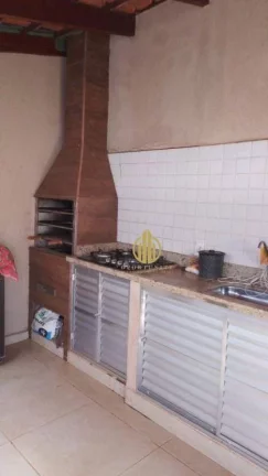 Imagem Casa em condomínio com 3 dormitórios para alugar, 180 m² por R$ 2.500/mês