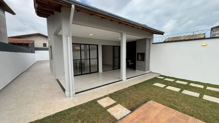 Imagem Casa para Venda em Itanhaém, Cibratel II, 3 dormitórios, 1 suíte, 1 banheiro, 3 vagas