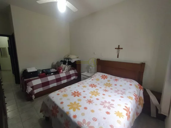 Imagem Casa com 3 dorms (2 suítes) a 700m da Praia à venda em Peruíbe