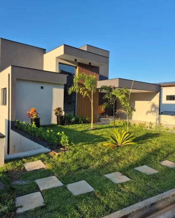 Imagem Casa com Piscina e espaço para viver.