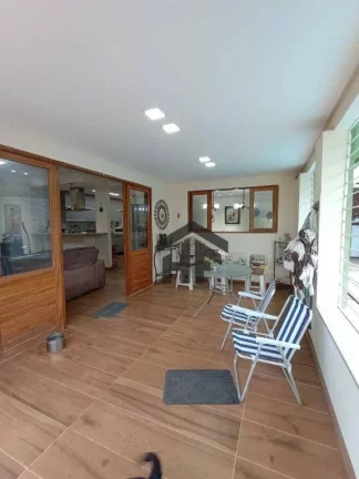 Imagem Casa de 133m² à venda, com 4 quartos (2 suítes), localizada em Candeias, Jaboatão dos Guararapes - Pernambuco.
