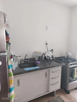 Imagem URGENTE!!! Apartamento ao lado do metro Tatuapé em andar alto, varanda e vista livre para sempre.