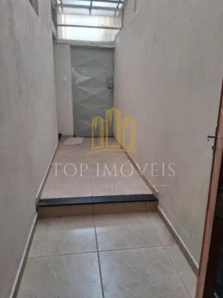 Imagem Espaçosa casa três dormitórios próximo ao shopping oriente