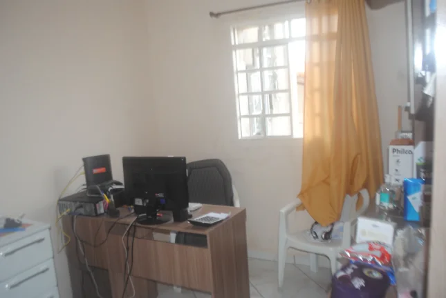 Imagem CASA À VENDA EM CONDOMÍNIO FECHADO