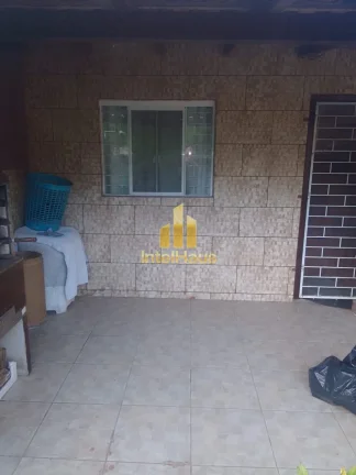 Imagem Em Itapoá, no Balneário Uirapuru, há uma casa com grande potencial para quem busca uma oportunida...