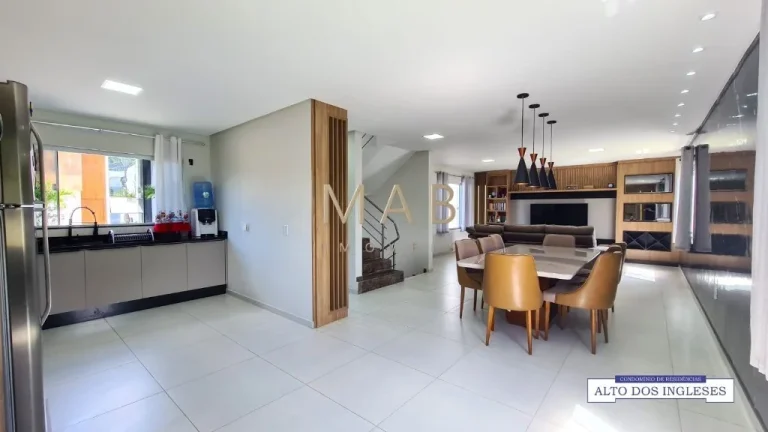 Imagem Casa/Sobrado de Alto Padrão à Venda em Localização Privilegiada no Bairro Ingleses - Florianópolis SC!