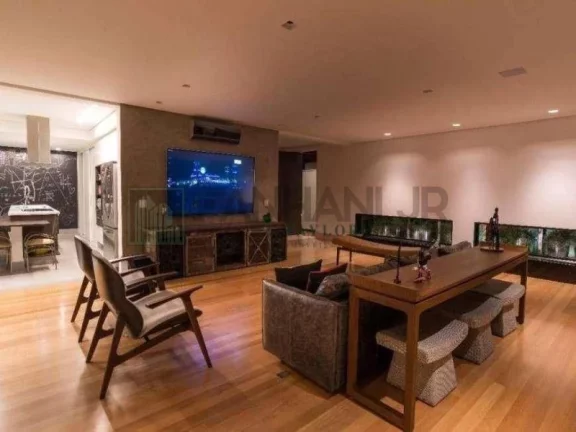 Imagem Vendo Belíssima casa de condomínio no Jd. Europa com 480 m² com 4 suítes e 4 vagas. Imóvel com projeto requintado em exclusivo condomínio de apenas 6