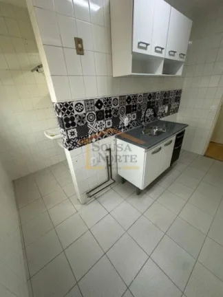Imagem Apartamento 50m², no último andar, 2 dormitórios, banheiro com box de vidro, sala 2 ambientes, co...