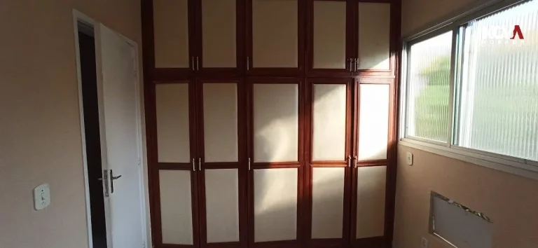 Imagem Se você não abre mão de espaço e quer a praticidade de morar a apenas 3 quadras do mar, este apa...