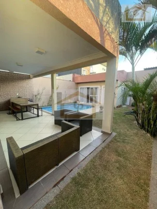 Imagem Casa moderna e charmosa! 3 suítes, 2 vagas *Piscina e escritório