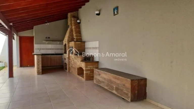 Imagem Casa à venda no Condomínio Campos do Conde em Paulínia. O piso inferior conta com sala para dois ...