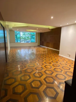 Imagem Apartamento no Leblon, 4 Quartos, 219m2, 1vaga, Quadra da Praia