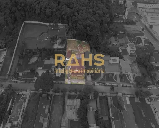 Imagem Localizado em uma região residencial privilegiada, com uma vista deslumbrante da majestosa Serra do...