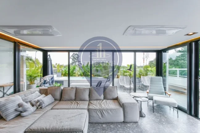 Imagem Cobertura de luxo à venda em São Paulo-SP, Alto de Pinheiros: 3 quartos, 1 suíte, 2 salas, 4 banheiros, 2 vagas, 260 m². Venha conferir!