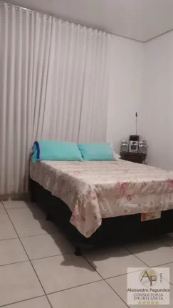 Imagem Casa para Venda em Aparecida de Goiânia, Vila Brasília, 3 dormitórios, 1 suíte, 2 banheiros, 5 vagas