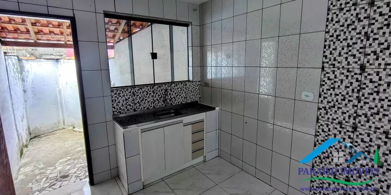 Imagem Oportunidade Única! Casa com 3 Quartos, Garagem Coberta e Ótima Localização