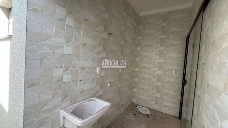 Imagem Casa à venda no Parque das Laranjeiras II, Uberaba - 3 dormitórios e suíte!