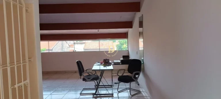 Imagem Sobrado- Jardim Morumbi - São Jose dos Campos- 3 Dormitórios -310m²