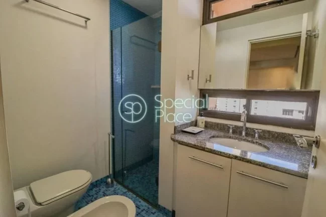 Imagem Excelente apartamento com 187m² no Itaim. 01 apartamento por andar, living amplo com varanda, andar...