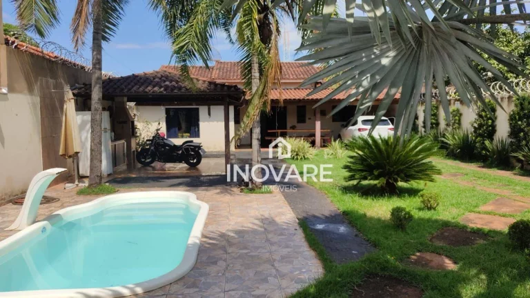 Imagem Casa com 3 dormitórios à venda, 180 m² por R$ 400.000,00 - Setor Nossa Senhora da Saúde - Itumbiara/GO