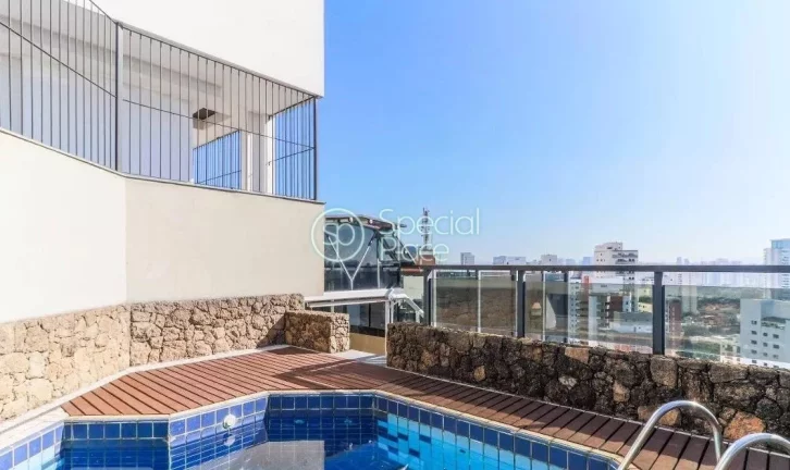 Imagem Cobertura tríplex com 342m², composta por living com terraço, mármore Italiano em toda a área s...