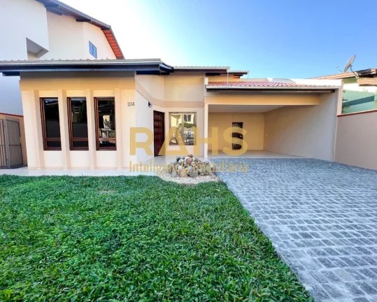 Casa averbada no Bairro Costa e Silva Ótima oportunidade de morar no Bairro Costa e Silva, numa cas...