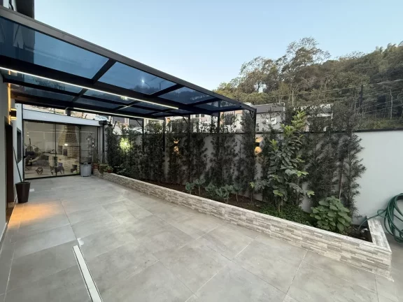 Imagem Casa de Esquina Mobiliada com Vista para Mata - Nova Jaguari
