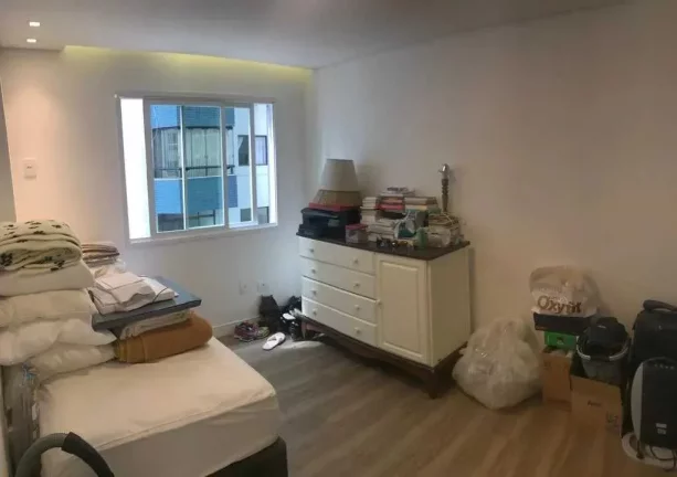 Imagem Apartamento quadra mar com 3 dormitórios e 2 vagas em Balneário Camboriú/SC