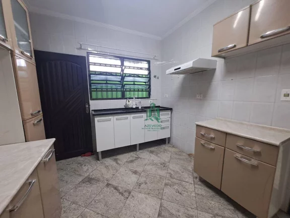 Imagem Sobrado com 3 dormitórios para alugar, 225 m² por R$ 5.000,00/mês - Vila Galvão - Guarulhos/SP