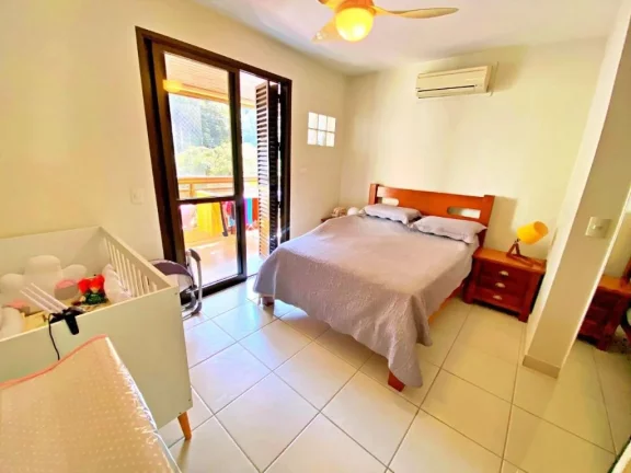 Imagem AMPLO APARTAMENTO COM 3 SUÍTES, MAIS O 4º DORMITÓRIO OPCIONAL, 2 VAGAS, VARANDA ESTENDIDA, NA REGIÃO NOBRE DA PITANGUEIRAS NO GUARUJÁ.
