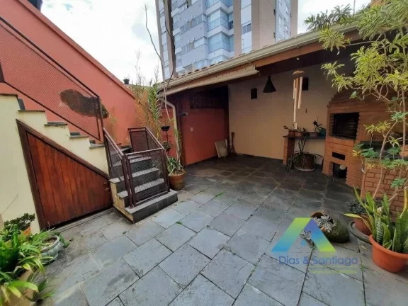 Imagem Sobrado com 3 Quartos e 3 banheiros à Venda, 151 m² por R$ 889.000