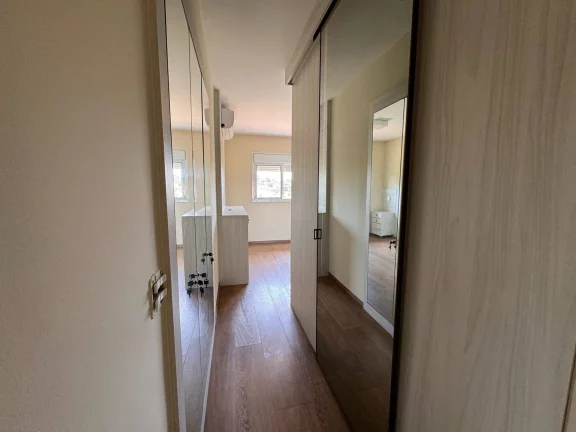 Imagem Casa com 4 suítes ao lado do Shopping da Granja Viana